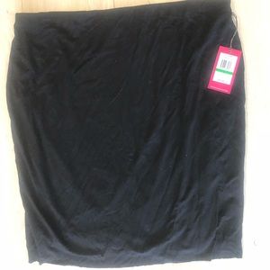 Vince Camuto  Black pencil skirt